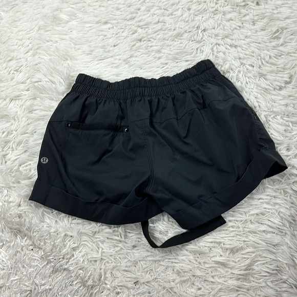 Lululemon Spring Break Away Shorts Black - Picture 2 of 4